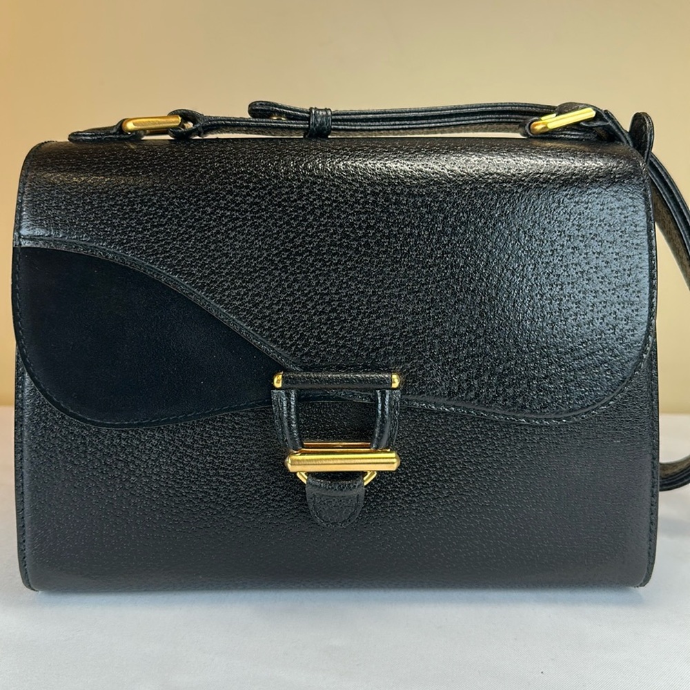 EUC! Gucci Black and Gold Women's Bag